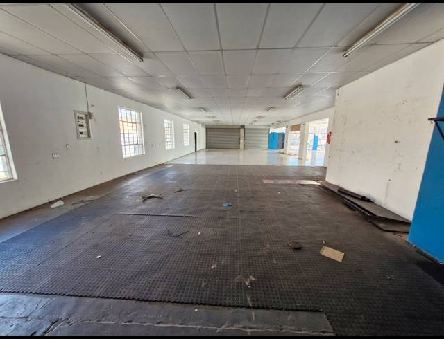 1,200M² RETAIL TO LET IN BEYERS PARK